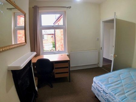 3 bedroom end of terrace house to rent - Photo 5