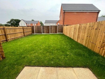 2 bedroom semi-detached house to rent - Photo 3