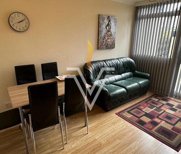 4 bedroom end of terrace house to rent - Photo 2