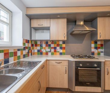 2 bedroom flat to rent - Photo 5