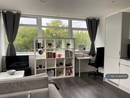1 bedroom flat to rent - Photo 3