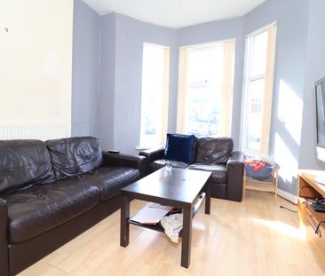 Mackintosh Place, Roath - Photo 4