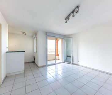 location Appartement T2 DE 39.04m² À SEILH - Photo 3