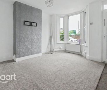 3 bedroom terraced house to rent - Photo 3