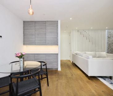 3 bedroom flat to rent - Photo 4