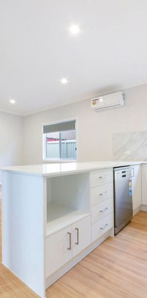 Stylish 2 Bedroom Granny Flat - Photo 1