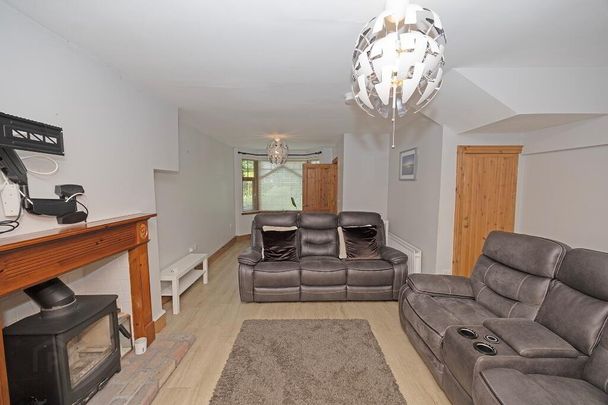 64 Lough Road, Lurgan, BT66 6JJ - Photo 1