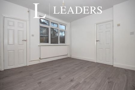 3 bedroom house to rent Trinity Walk, CV11 - Photo 2