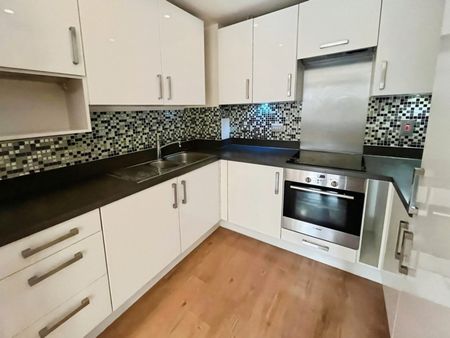 1 bedroom Flat To Let - Photo 5