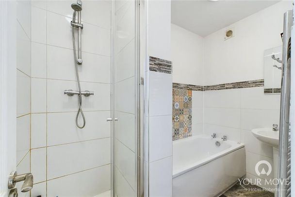 1 bedroom in a house share to rent - Photo 1