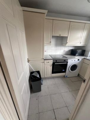 2 Bed Flat, Greenwich, SE8 - Photo 1