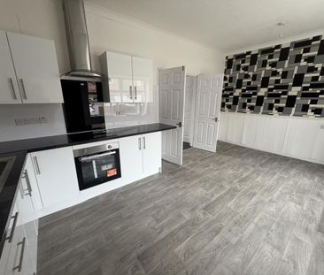 3 bedroom terraced house to rent - Photo 6