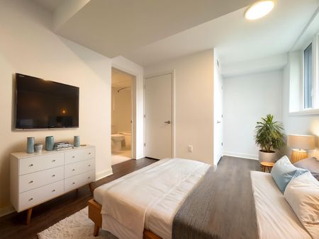 For Lease - 25 Fair Oaks Crescent Unit# B, South of Baseline to Knoxdale, Ontario - Photo 4