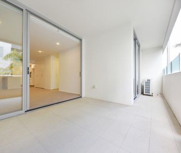 Spacious 2-Bedroom Apartment with Two Car Spaces and River Walkways - Available Now - Photo 1