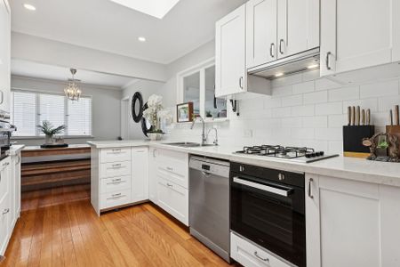 Stylish Family Retreat with Pool in Mansfield High Catchment - Photo 3