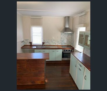 7 Ibis Parade, Jacobs Well, Qld 4208 - Photo 2