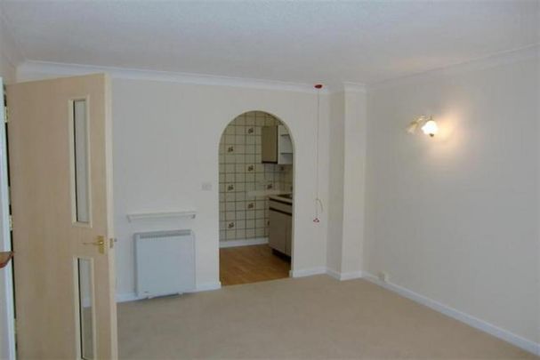 1 bedroom retirement property to rent - Photo 1