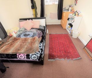 2 bedroom Flat in 14 Ragland Road, Leeds - Photo 6