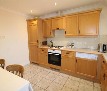 4 bedroom apartment to rent - Photo 6