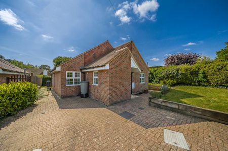 3 bedroom detached house to rent - Photo 4
