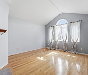 For Lease - 102 Deerfox Drive, Barrhaven, Ontario - Photo 1