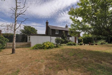 4 bedroom detached house to rent - Photo 4