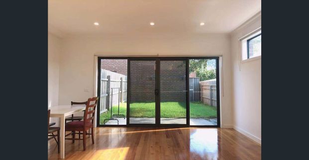 Four-Bedroom Townhouse in a Prime Clayton Location - Photo 1