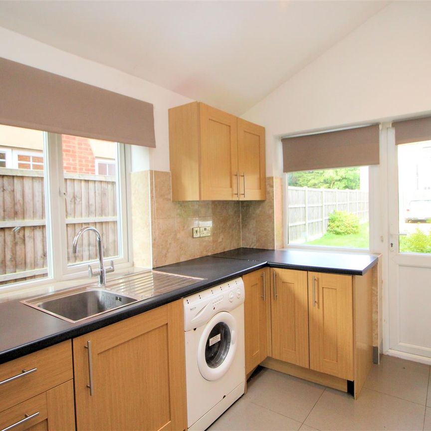 Claremont Avenue, Woking, Surrey, GU22 7SF - Photo 1