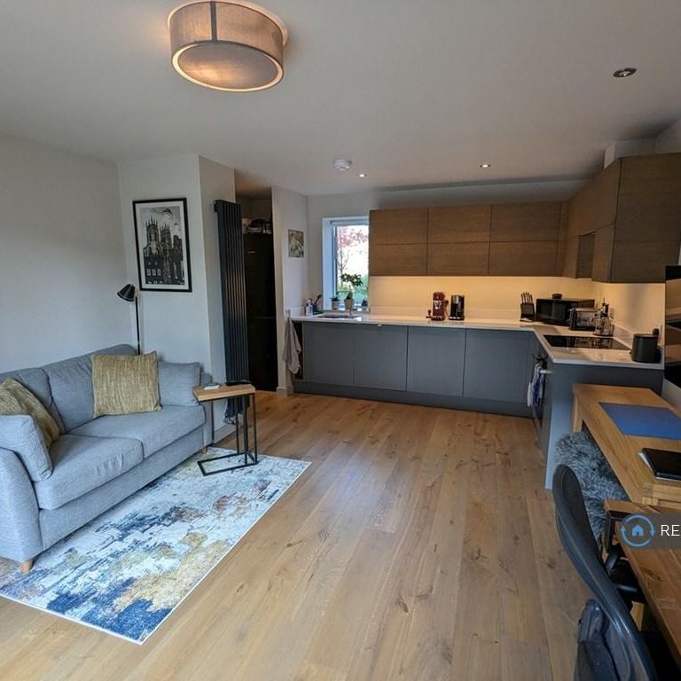 1 bedroom semi-detached house to rent - Photo 1