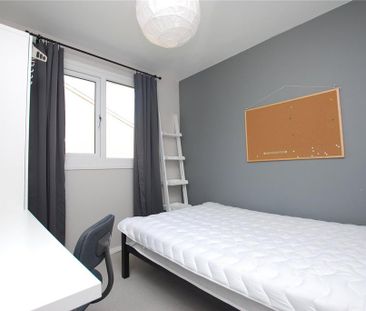 4 bedroom terraced house to rent - Photo 3