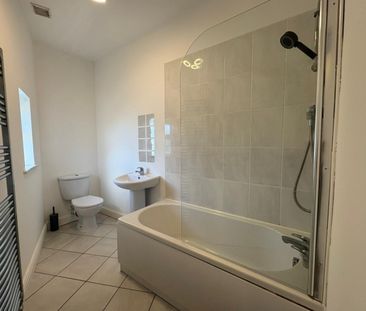 2 bed Terraced - To Let - Photo 4