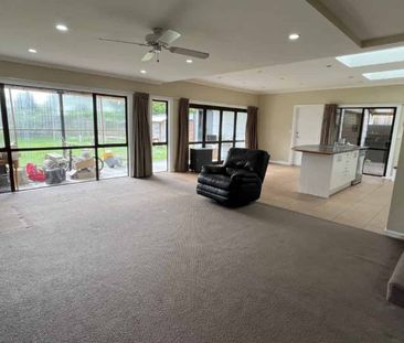 FOUR BEDROOMS - HOKOWHITU - Photo 4