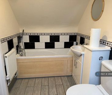 1 bedroom in a house share to rent - Photo 5