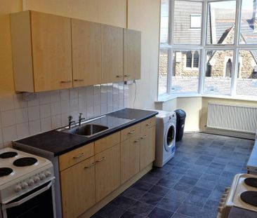 1 bedroom in a house share to rent - Photo 4