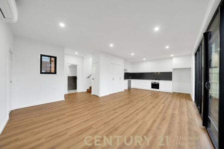 For Rent&colon; Brand New House in Springvale Area - Photo 3