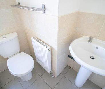 2 bedroom semi-detached house to rent - Photo 2