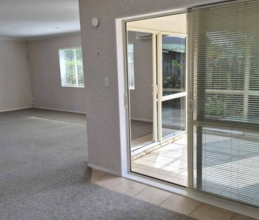 Coastal Comfort Living - Photo 3