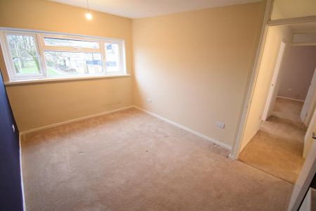 3 bedroom end of terrace house to rent - Photo 2