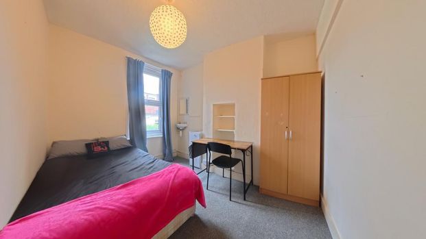 5 bedroom house to rent - Photo 1