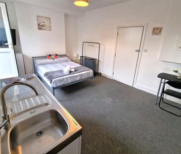 1 bedroom flat to rent - Photo 5
