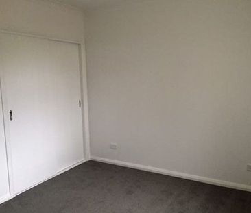 Charming 2-Bedroom Home in Lalor - Photo 4