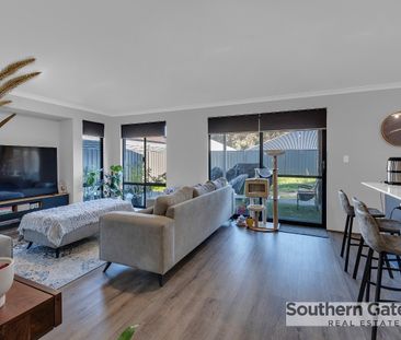 Modern Family Home - Photo 2