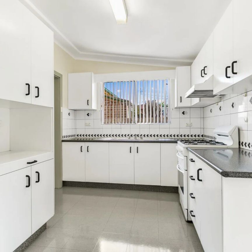 22 Rickard Street, Rodd Point. - Photo 1