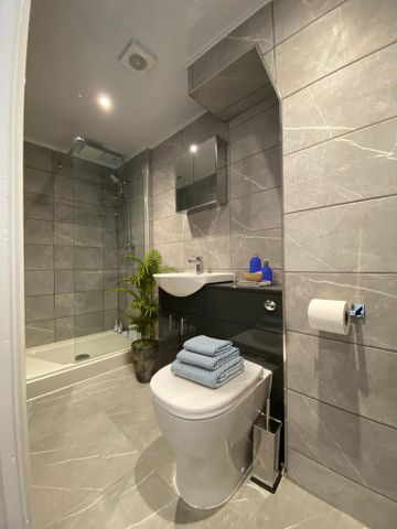 1 bedroom in a house share to rent - Photo 3