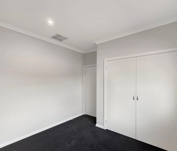 🏡 Brand New 3-Bedroom House in Eynesbury - Photo 4