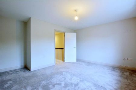 2 bedroom end of terrace house to rent - Photo 4