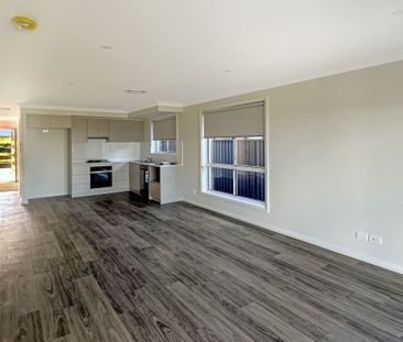 BRAND NEW HOME in SOUTHLAKES ESTATE - Photo 4