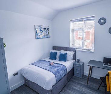 1 bedroom in a house share to rent - Photo 3