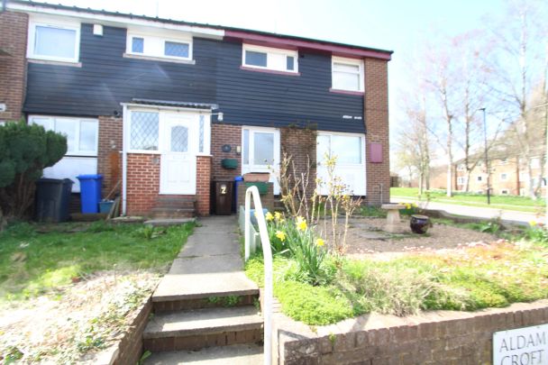 Aldam Croft, Sheffield, S17 - Photo 1