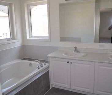 For Lease - 4 Hallam Road, Ajax, Ontario - Photo 6